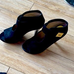 Pre-Loved   Michael Kors Suede Shoes